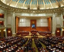 Parlamentarii vor reducerea numărului de servicii de informaţii