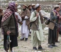 Talibanii afgani folosesc armament american 

