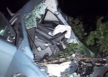 Un pilot a murit după ce a intrat cu maşina într-un copac, la o viteză de 210 km/oră (VIDEO)