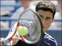 Roland Garros: Victor Hănescu l-a învins pe Mihail Iujnîi şi avansează în turul trei
