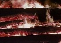Incendiu de proporţii, pe vârful Muntelui Mic: O cabană din lemn a ars în întregime (VIDEO)
