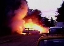 Cinci maşini, incendiate într-o parcare din Galaţi (VIDEO)
