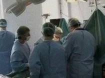 O femeie aflată în moarte cerebrală a salvat zece vieţi, după ce rudele au acceptat donarea organelor 