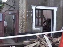 O femeie din Drobeta Turnu Severin a murit strivită de o clădire pe jumătate demolată