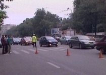 Grav accident rutier în Bucureşti: Bărbat de 50 de ani, lovit chiar pe trecerea de pietoni (VIDEO)