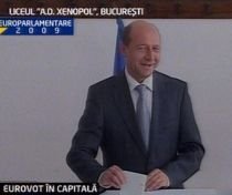 Traian Băsescu a votat, alături de familie. EBA: "Am votat pentru mine!" (VIDEO)