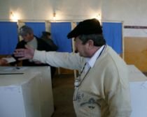 Un bărbat din Craiova s-a ales cu dosar penal pentru că a votat de două ori