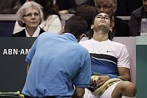 Nadal se recuperează la Londra şi îşi forţează genunchii pentru a juca la Wimbledon