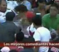 Lovită cu pumnul pe stadion! O femeie din Mexic a primit "botezul" stadionului de la un huligan (VIDEO)
