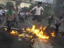 Proteste violente în Iran, după anunţarea rezultatelor alegerilor prezidenţiale (VIDEO)