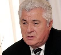 Voronin dizolvă parlamentul şi convoacă alegeri legislative anticipate în 29 iulie
