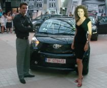 Toyota iQ şi Urban Cruiser, lansate în România în prezenţa lui Mircea Badea (VIDEO)