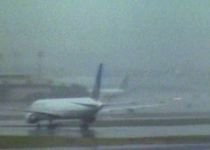 Pilotul decedat în timpul zborului Continental 61 a făcut infarct. Pasagerii au aflat abia la sol situaţia (VIDEO)
