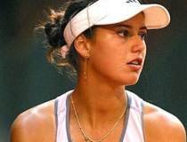Sorana Cîrstea a învins-o pe Edina Gallovits, în duelul româncelor la Wimbledon. Raluca Olaru, calificată şi ea în turul doi