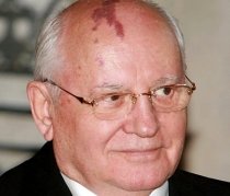 Gorbaciov cântăreţul. Album cu balade interpretate de fostul lider rus, licitat pentru 165.000 de dolari
