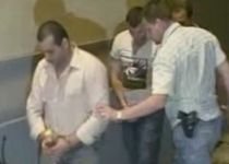 Doi suspecţi, arestaţi în cazul celui mai rapid jaf din România (VIDEO)