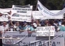 Instructorii auto independenţi protestează în Capitală faţă de o dispoziţie a RAR