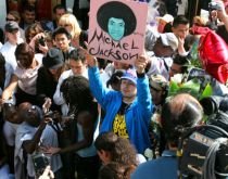 Legiştii exclud varianta unei crime în cazul morţii lui Michael Jackson