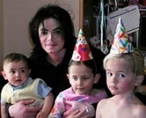 Fotografii din albumul de familie al lui Michael Jackson. Starul, alături de copiii lui (FOTO) 
