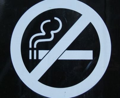 Atenţie la fumat, în Grecia! Noile amenzi de până la 500 de euro au intrat în vigoare