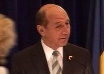 Traian Băsescu susţine că a participat la ceremonia DGIA din respect
