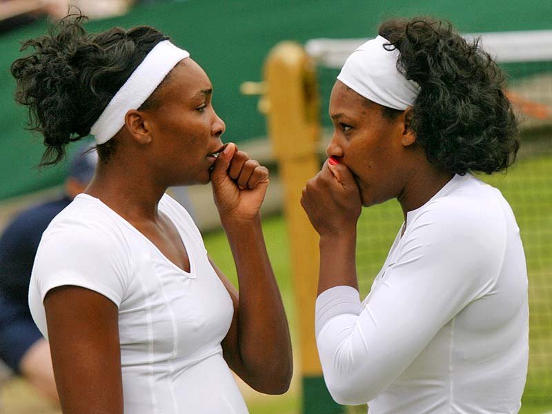 Dupa ce au disputat finala de simplu, surorile Williams câştigă proba de dublu la Wimbledon
