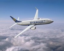 Călătorie cu avionul...în picioare. Compania Ryanair vrea să suplimeteze locurile în aeronave