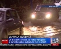 Bilanţul furtunii din Capitală: Zeci de străzi inundate, copaci cazuţi şi trafic paralizat