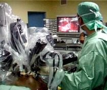 Ministerul Sănătăţii intenţionează să cumpere 10 roboţi chirurgicali pentru centrele universitare din ţară