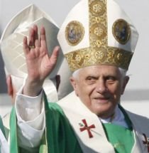 Papa cere crearea unei "autorităţi globale " pentru economie
