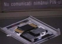 Dispozitiv de copiere a cardurilor, descoperit de o femeie la un bancomat din Constanţa