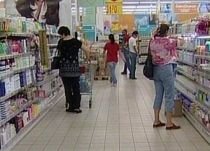 Marile magazine din Bucureşti încep lupta cu criza. Prin mall-uri bate vântul