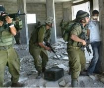 Soldaţii israelieni recunosc folosirea scuturilor umane în Gaza
