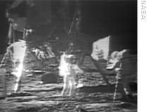 La 40 de ani de la Apollo 11, NASA a prezentat imagini restaurate cu primii paşi ai omului pe Lună