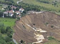 Alunecare de teren în Germania. Trei oameni sunt daţi dispăruţi