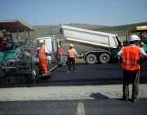 Lucrările la Autostrada Transilvania, sistate din cauza unui protest spontan al camionagiilor
