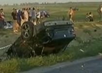 Doi tineri au murit, după ce maşina de lux în care se aflau a izbit alte două autoturisme (VIDEO)