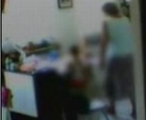 Bucureşti. O bonă i-a lovit pe copiii de care trebuia să aibă grijă (VIDEO)