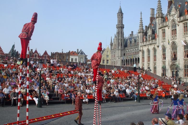 Bruges, mai mult decât o simplă destinaţie turistică (FOTO)