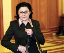 PDL: Primul suplinitor necalificat care trebuie urgent disponibilizat este Ecaterina Andronescu
