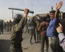 Iran: ciocniri între poliţie şi demonstranţi la mitingul de comemorare
