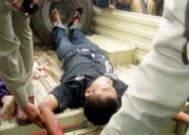 Civil executat în farmacie de şase poliţişti indieni (IMAGINI ŞOCANTE)