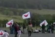 Sute de turişti, captivi pe Insula Paştelui din cauza unor manifestanţi (VIDEO) 