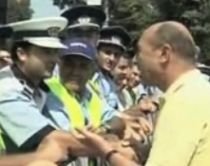 Băsescu i-a invitat pe poliţişti la Palatul Cotroceni. Discuţiile vor avea loc duminică, la ora 12 (VIDEO)