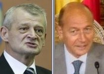 Băsescu şi Oprescu, candidaţi la preşedinţie. Ambii confirmă, indirect sau prin intermediari