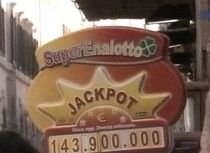 Loteria din Italia: Premiul record de aproape 144 milioane euro a fost reportat