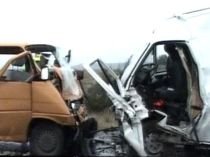 Accident de microbuz. 11 oameni au fost răniţi (VIDEO)