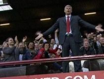 Arsene Wenger va primi scuze oficiale, după ce arbitrii l-au eliminat la derby-ul cu Manchester (VIDEO)