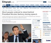 Muncitorii de la o uzină vizitată de Sarkozy, selectaţi pentru a nu fi mai înalţi decât preşedintele (VIDEO)