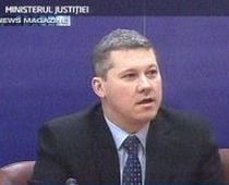 Ministrul Justiţiei, mandatat de premier să discute cu magistraţii pe tema salarizării unice